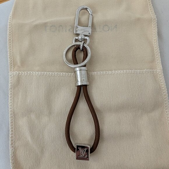 Louis Vuitton Keychain - Picture 2 of 5